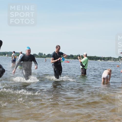 22.06.2025 - Viking Triathlon KatJ http://msf.ph/oto/8111065 22.06.2025 10:39:40 Schwimmen 25, 29, 86, 93, 117, 138, 150, 244, 337, 423, 518, 529 meine-sportfotos.de