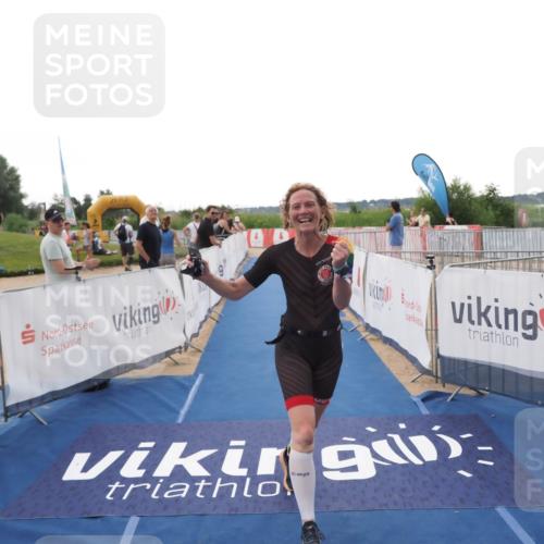 22.06.2025 - Viking Triathlon MichiJ http://msf.ph/oto/8111098 22.06.2025 16:22:35 Ziel 425, 531 meine-sportfotos.de