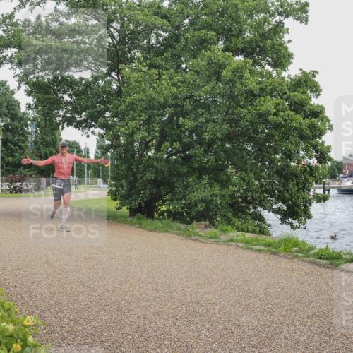 22.06.2025 - Viking Triathlon KatJ http://msf.ph/oto/8111126 22.06.2025 15:03:24 Laufen 64 meine-sportfotos.de