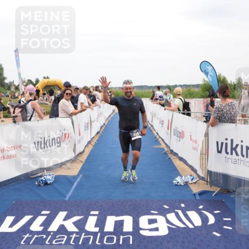 22.06.2025 - Viking Triathlon MichiJ http://msf.ph/oto/8111131 22.06.2025 15:02:24 Ziel 434 meine-sportfotos.de