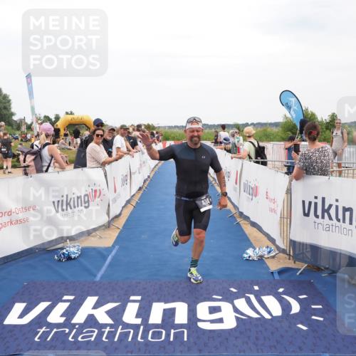 22.06.2025 - Viking Triathlon MichiJ http://msf.ph/oto/8111151 22.06.2025 15:02:25 Ziel 434 meine-sportfotos.de