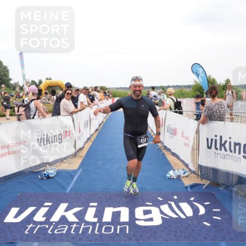 22.06.2025 - Viking Triathlon MichiJ http://msf.ph/oto/8111165 22.06.2025 15:02:25 Ziel 434 meine-sportfotos.de
