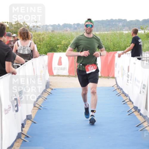 22.06.2025 - Viking Triathlon MichiJ http://msf.ph/oto/8111210 22.06.2025 16:23:16 Ziel 634 meine-sportfotos.de