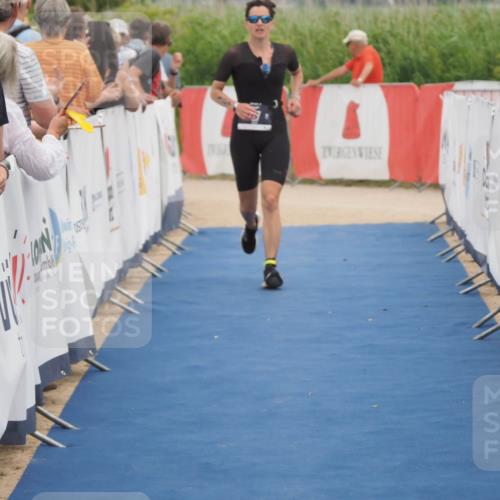 22.06.2025 - Viking Triathlon MichiJ http://msf.ph/oto/8111239 22.06.2025 15:02:37 Ziel 127, 529 meine-sportfotos.de