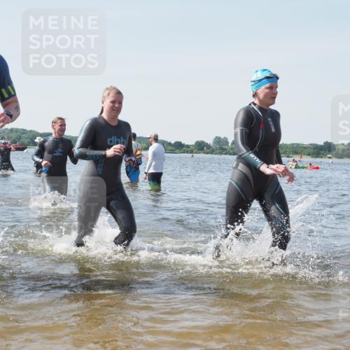 22.06.2025 - Viking Triathlon KatJ http://msf.ph/oto/8111251 22.06.2025 10:39:47 Schwimmen 25, 29, 86, 244, 283, 423, 437, 518 meine-sportfotos.de