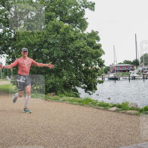 22.06.2025 - Viking Triathlon KatJ http://msf.ph/oto/8111301 22.06.2025 15:03:26 Laufen 64 meine-sportfotos.de