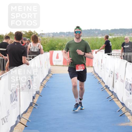 22.06.2025 - Viking Triathlon MichiJ http://msf.ph/oto/8111311 22.06.2025 16:23:17 Ziel 634 meine-sportfotos.de