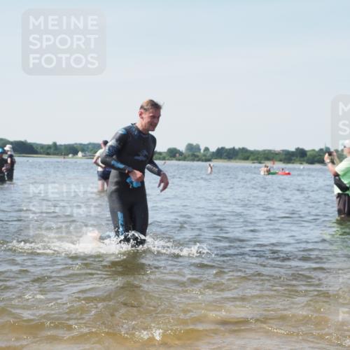 22.06.2025 - Viking Triathlon KatJ http://msf.ph/oto/8111313 22.06.2025 10:39:49 Schwimmen 25, 29, 86, 244, 283, 423, 437, 518 meine-sportfotos.de