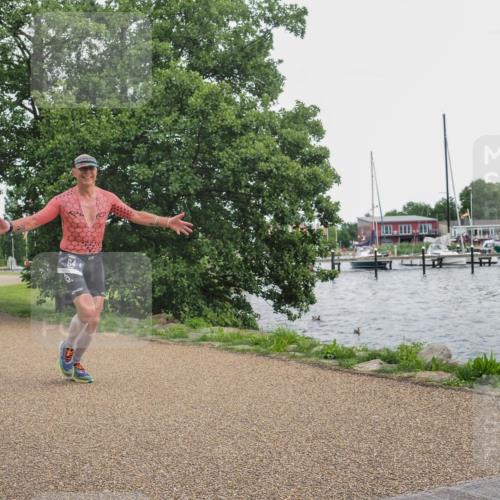 22.06.2025 - Viking Triathlon KatJ http://msf.ph/oto/8111318 22.06.2025 15:03:26 Laufen 64 meine-sportfotos.de