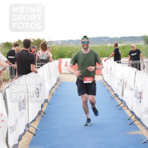 22.06.2025 - Viking Triathlon MichiJ http://msf.ph/oto/8111335 22.06.2025 16:23:17 Ziel 634 meine-sportfotos.de