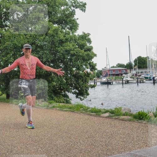 22.06.2025 - Viking Triathlon KatJ http://msf.ph/oto/8111352 22.06.2025 15:03:26 Laufen 64 meine-sportfotos.de