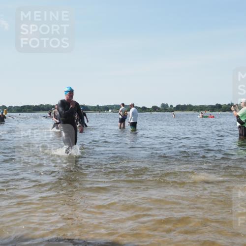 22.06.2025 - Viking Triathlon KatJ http://msf.ph/oto/8111364 22.06.2025 10:39:51 Schwimmen 25, 29, 244, 283, 423, 437, 518 meine-sportfotos.de