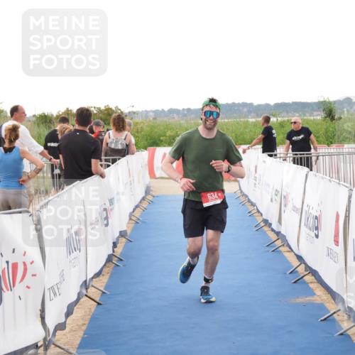 22.06.2025 - Viking Triathlon MichiJ http://msf.ph/oto/8111381 22.06.2025 16:23:18 Ziel 634 meine-sportfotos.de