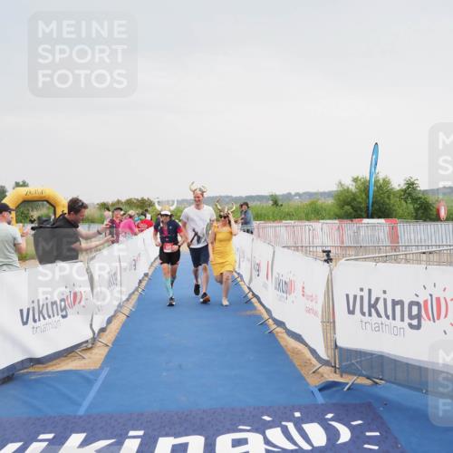 22.06.2025 - Viking Triathlon MichiJ http://msf.ph/oto/8111391 22.06.2025 16:40:55 Ziel 649 meine-sportfotos.de