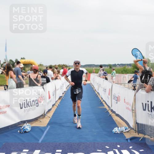 22.06.2025 - Viking Triathlon MichiJ http://msf.ph/oto/8111401 22.06.2025 14:53:17 Ziel 42 meine-sportfotos.de