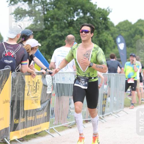 22.06.2025 - Viking Triathlon H.Heesch http://msf.ph/oto/8111407 22.06.2025 14:47:15 Laufen 220 meine-sportfotos.de
