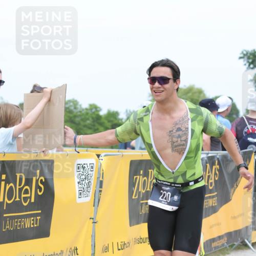 22.06.2025 - Viking Triathlon H.Heesch http://msf.ph/oto/8111421 22.06.2025 14:47:17 Laufen 220 meine-sportfotos.de