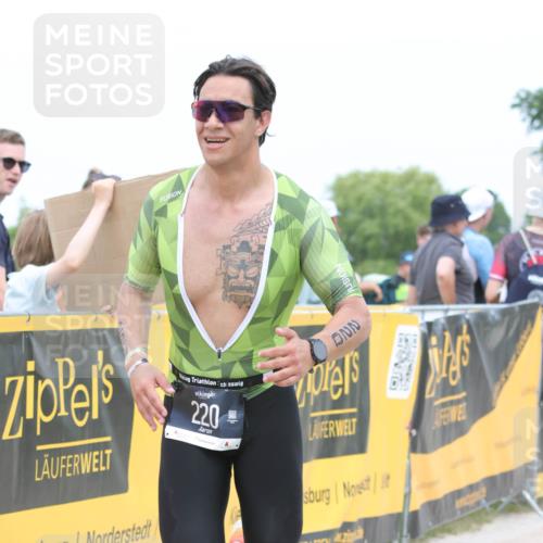 22.06.2025 - Viking Triathlon H.Heesch http://msf.ph/oto/8111441 22.06.2025 14:47:17 Laufen 220 meine-sportfotos.de