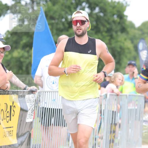 22.06.2025 - Viking Triathlon H.Heesch http://msf.ph/oto/8111459 22.06.2025 14:47:27 Laufen 61, 556, 607 meine-sportfotos.de