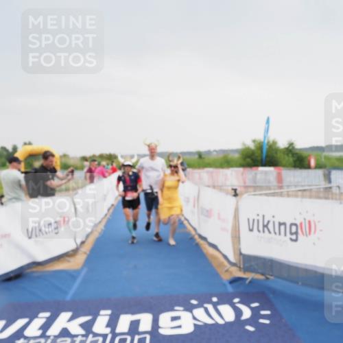 22.06.2025 - Viking Triathlon MichiJ http://msf.ph/oto/8111488 22.06.2025 16:40:56 Ziel 649 meine-sportfotos.de
