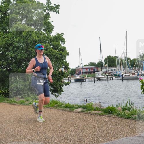 22.06.2025 - Viking Triathlon KatJ http://msf.ph/oto/8111495 22.06.2025 15:03:38 Laufen 140 meine-sportfotos.de