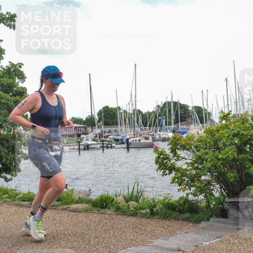 22.06.2025 - Viking Triathlon KatJ http://msf.ph/oto/8111547 22.06.2025 15:03:39 Laufen 140 meine-sportfotos.de