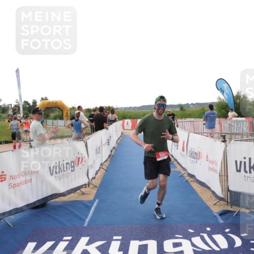 22.06.2025 - Viking Triathlon MichiJ http://msf.ph/oto/8111559 22.06.2025 16:23:19 Ziel 634 meine-sportfotos.de