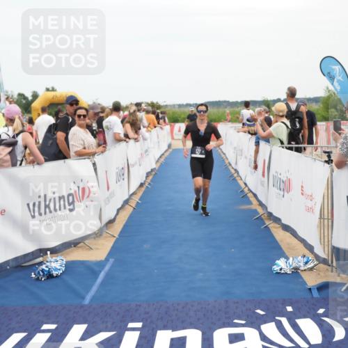 22.06.2025 - Viking Triathlon MichiJ http://msf.ph/oto/8111602 22.06.2025 15:02:40 Ziel 127, 529 meine-sportfotos.de