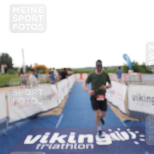 22.06.2025 - Viking Triathlon MichiJ http://msf.ph/oto/8111607 22.06.2025 16:23:20 Ziel 634 meine-sportfotos.de
