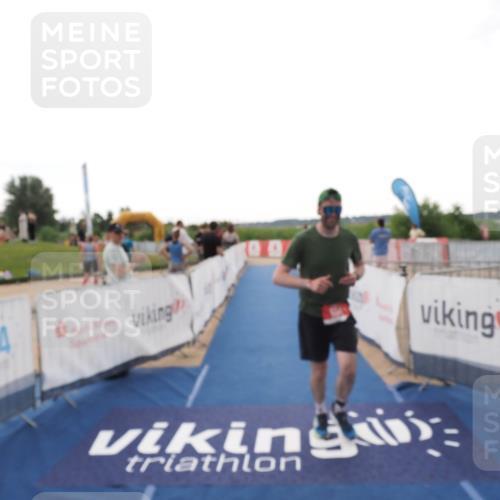 22.06.2025 - Viking Triathlon MichiJ http://msf.ph/oto/8111620 22.06.2025 16:23:20 Ziel 634 meine-sportfotos.de