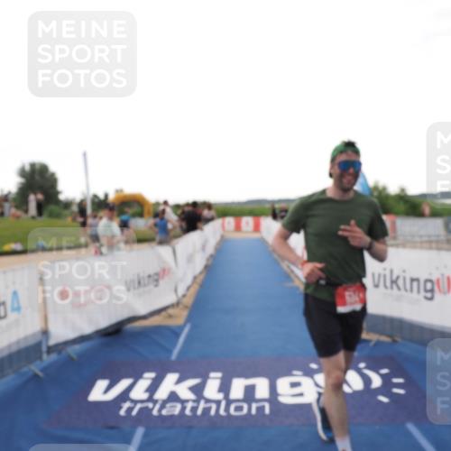 22.06.2025 - Viking Triathlon MichiJ http://msf.ph/oto/8111679 22.06.2025 16:23:20 Ziel 634 meine-sportfotos.de
