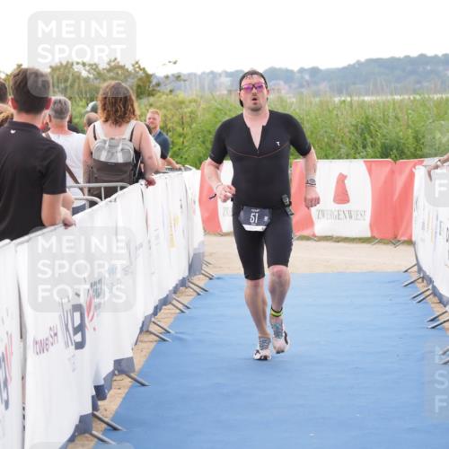 22.06.2025 - Viking Triathlon MichiJ http://msf.ph/oto/8111707 22.06.2025 16:24:28 Ziel 51 meine-sportfotos.de
