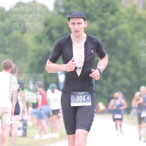 22.06.2025 - Viking Triathlon H.Heesch http://msf.ph/oto/8111718 22.06.2025 14:47:55 Laufen 304 meine-sportfotos.de