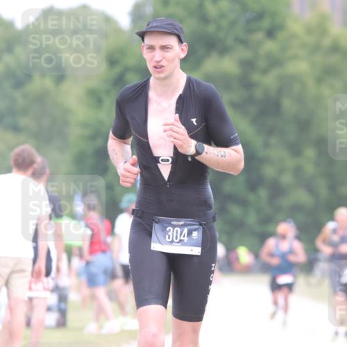 22.06.2025 - Viking Triathlon H.Heesch http://msf.ph/oto/8111736 22.06.2025 14:47:55 Laufen 304 meine-sportfotos.de