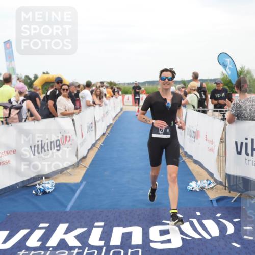 22.06.2025 - Viking Triathlon MichiJ http://msf.ph/oto/8111741 22.06.2025 15:02:41 Ziel 127, 529 meine-sportfotos.de