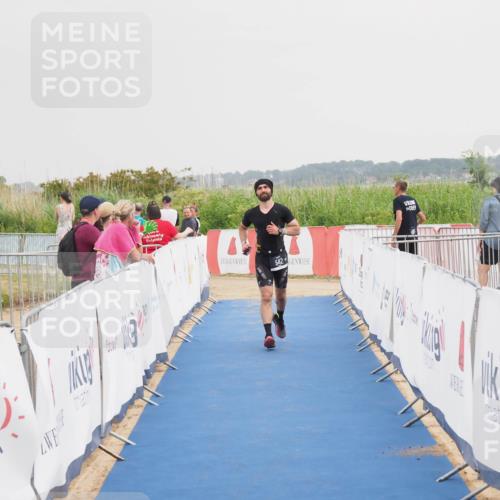 22.06.2025 - Viking Triathlon MichiJ http://msf.ph/oto/8111869 22.06.2025 16:41:08 Ziel 542 meine-sportfotos.de