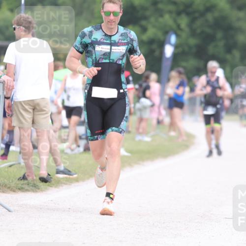 22.06.2025 - Viking Triathlon H.Heesch http://msf.ph/oto/8111936 22.06.2025 14:48:33 Laufen 376, 546 meine-sportfotos.de