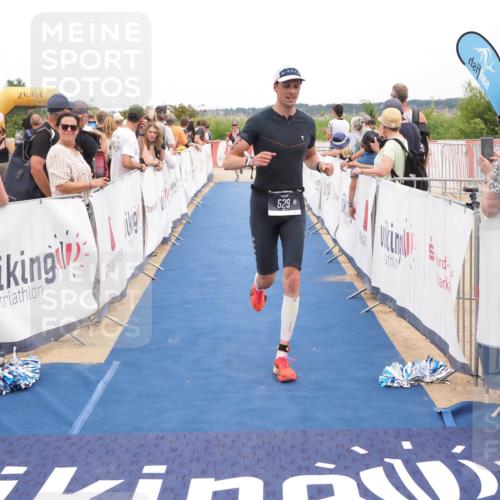 22.06.2025 - Viking Triathlon MichiJ http://msf.ph/oto/8111943 22.06.2025 15:02:44 Ziel 127, 529 meine-sportfotos.de
