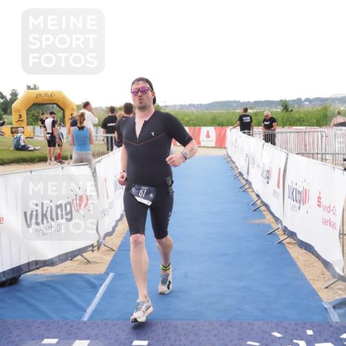 22.06.2025 - Viking Triathlon MichiJ http://msf.ph/oto/8112023 22.06.2025 16:24:31 Ziel 51 meine-sportfotos.de