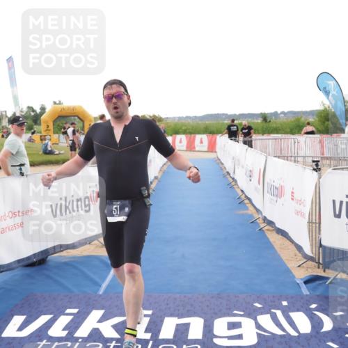 22.06.2025 - Viking Triathlon MichiJ http://msf.ph/oto/8112081 22.06.2025 16:24:31 Ziel 51 meine-sportfotos.de