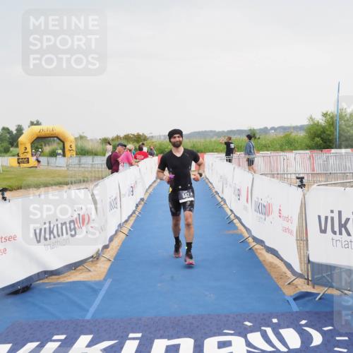 22.06.2025 - Viking Triathlon MichiJ http://msf.ph/oto/8112106 22.06.2025 16:41:11 Ziel 542 meine-sportfotos.de