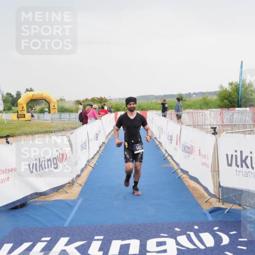 22.06.2025 - Viking Triathlon MichiJ http://msf.ph/oto/8112126 22.06.2025 16:41:11 Ziel 542 meine-sportfotos.de