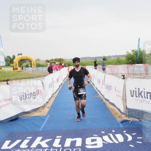 22.06.2025 - Viking Triathlon MichiJ http://msf.ph/oto/8112154 22.06.2025 16:41:11 Ziel 542 meine-sportfotos.de