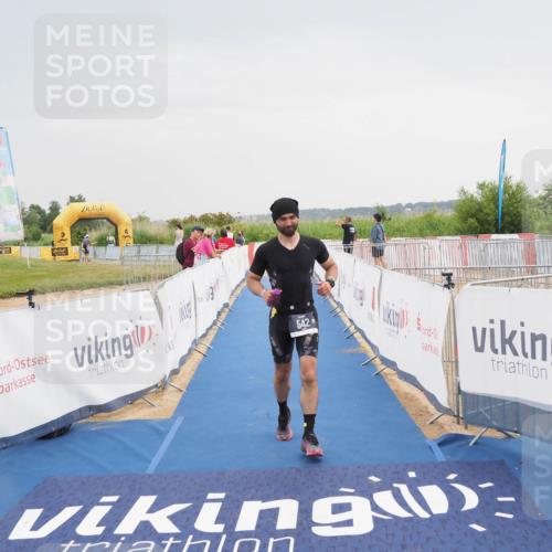 22.06.2025 - Viking Triathlon MichiJ http://msf.ph/oto/8112166 22.06.2025 16:41:12 Ziel 542 meine-sportfotos.de
