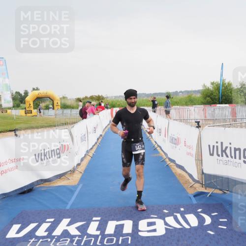 22.06.2025 - Viking Triathlon MichiJ http://msf.ph/oto/8112175 22.06.2025 16:41:12 Ziel 542 meine-sportfotos.de