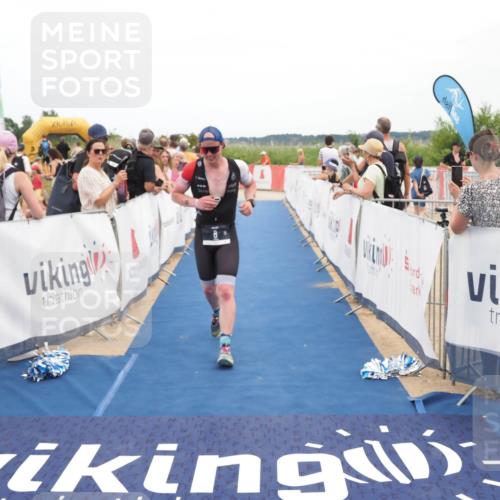 22.06.2025 - Viking Triathlon MichiJ http://msf.ph/oto/8112236 22.06.2025 15:02:51 Ziel 8 meine-sportfotos.de
