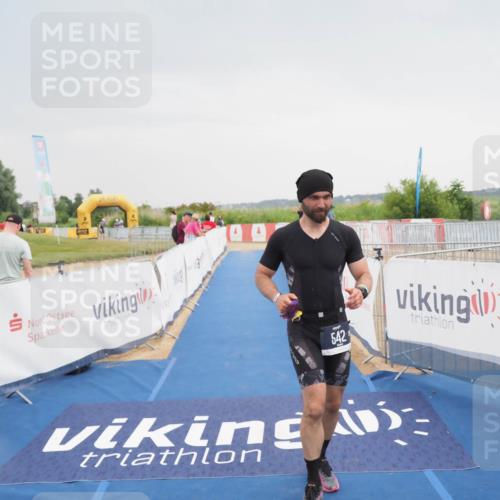 22.06.2025 - Viking Triathlon MichiJ http://msf.ph/oto/8112267 22.06.2025 16:41:13 Ziel 542 meine-sportfotos.de