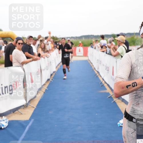 22.06.2025 - Viking Triathlon MichiJ http://msf.ph/oto/8112502 22.06.2025 15:03:17 Ziel 19, 38, 536 meine-sportfotos.de