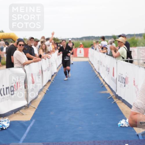 22.06.2025 - Viking Triathlon MichiJ http://msf.ph/oto/8112512 22.06.2025 15:03:17 Ziel 19, 38, 536 meine-sportfotos.de