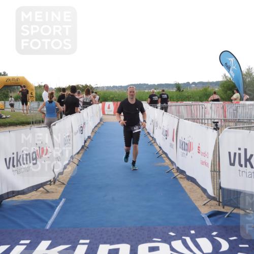22.06.2025 - Viking Triathlon MichiJ http://msf.ph/oto/8112523 22.06.2025 16:25:23 Ziel 439 meine-sportfotos.de
